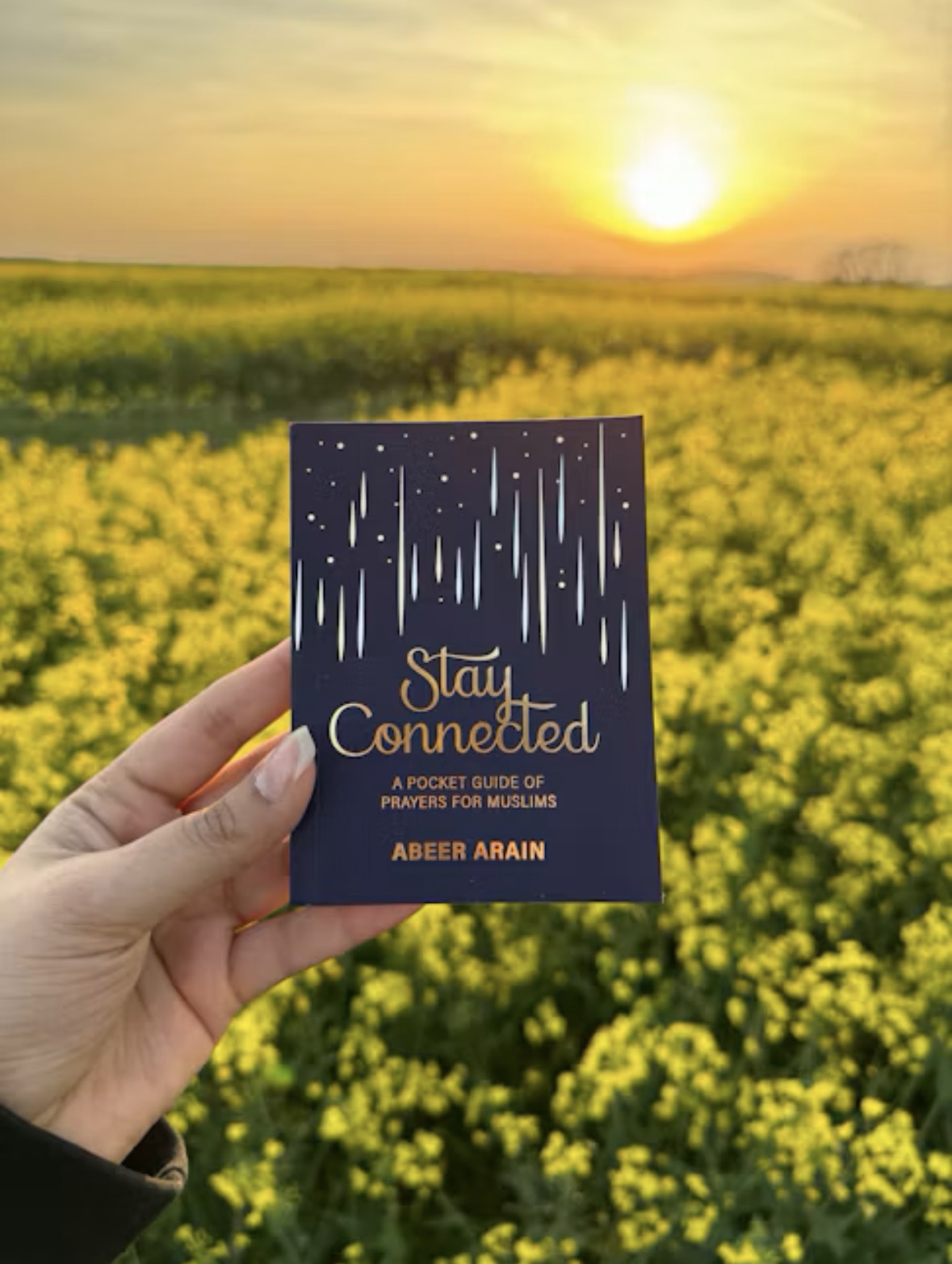 Stay Connected: A Pocket Guide of Prayers for Muslims | Abeer Arain