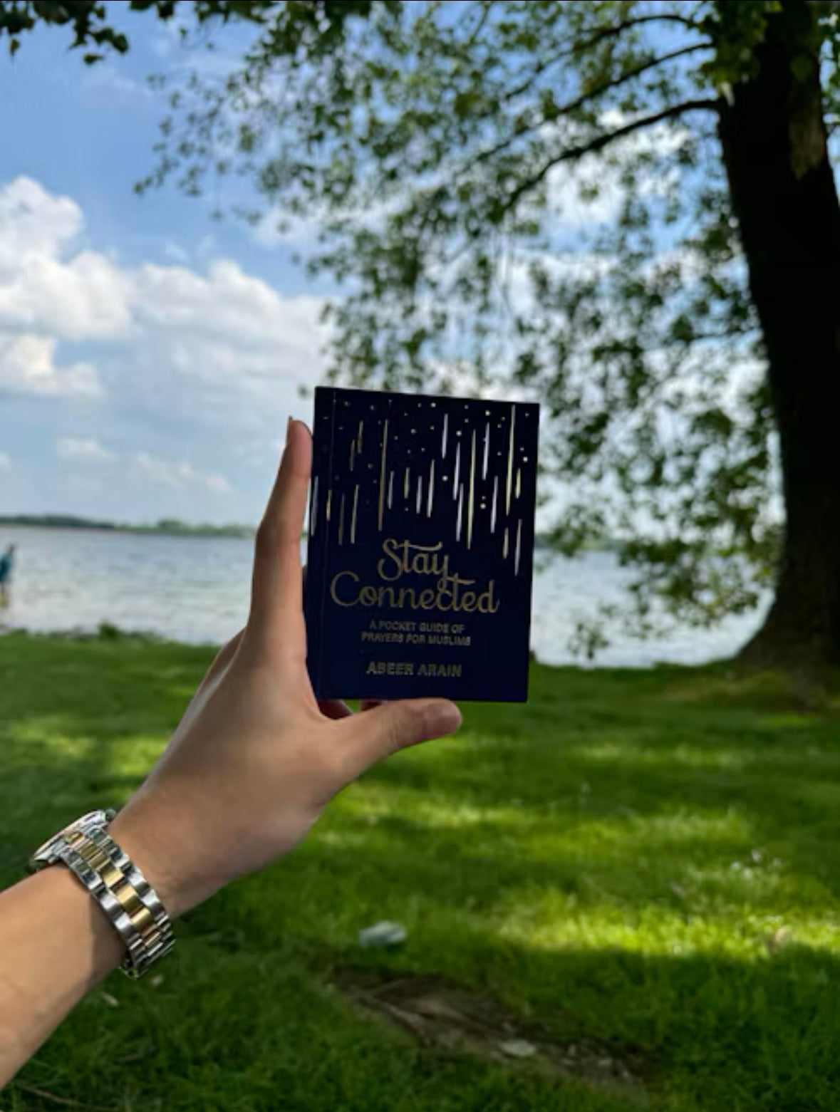 Stay Connected: A Pocket Guide of Prayers for Muslims | Abeer Arain