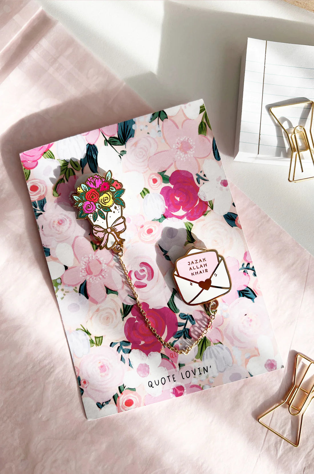 Flower bouquet chain pins