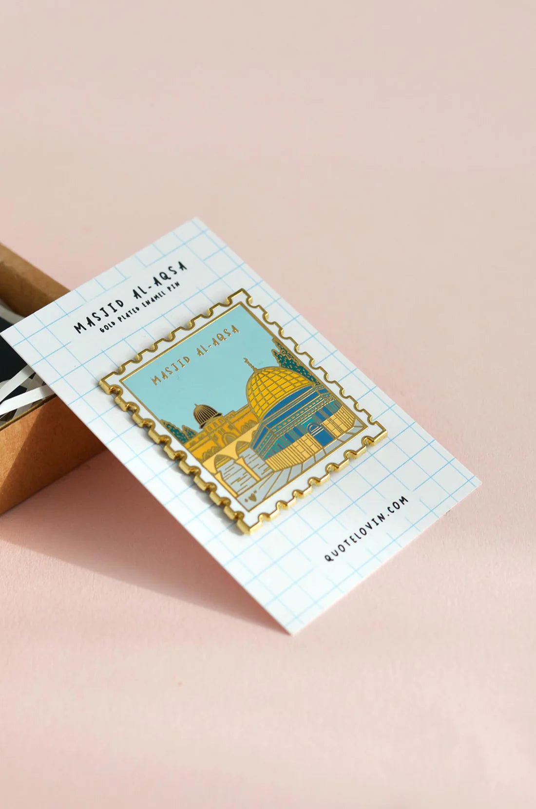 masjid-al-aqsa-gold-plated-enamel-pin-quite-lovin